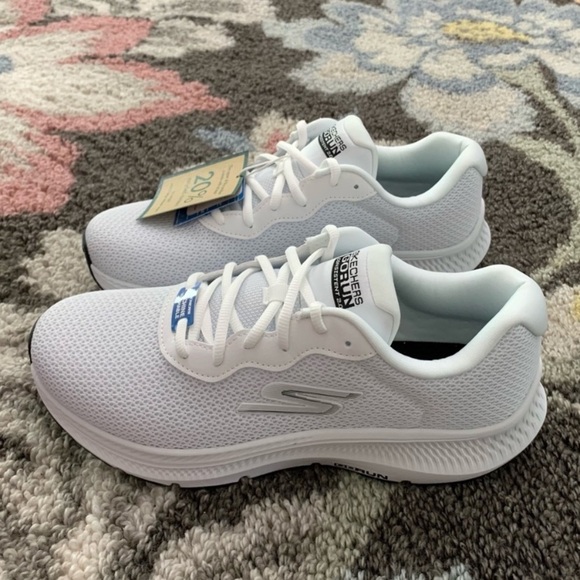 #01 Skechers GO RUN Consistent™ Engaged  2.0 White Tennis Shoes 9 Athletic NIB - Picture 6 of 7